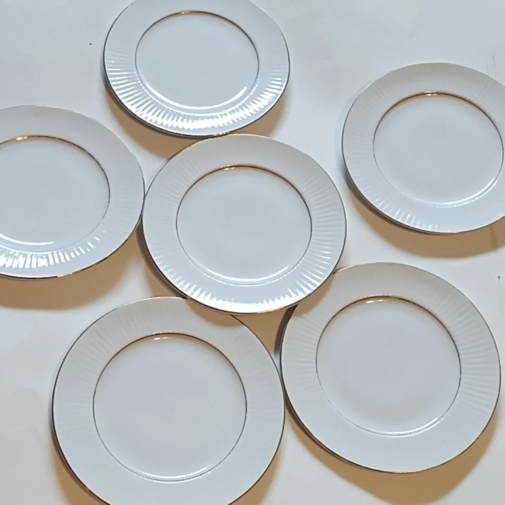 Elegant White With Gold Trim (Set Of 12) - Picture 6 of 10